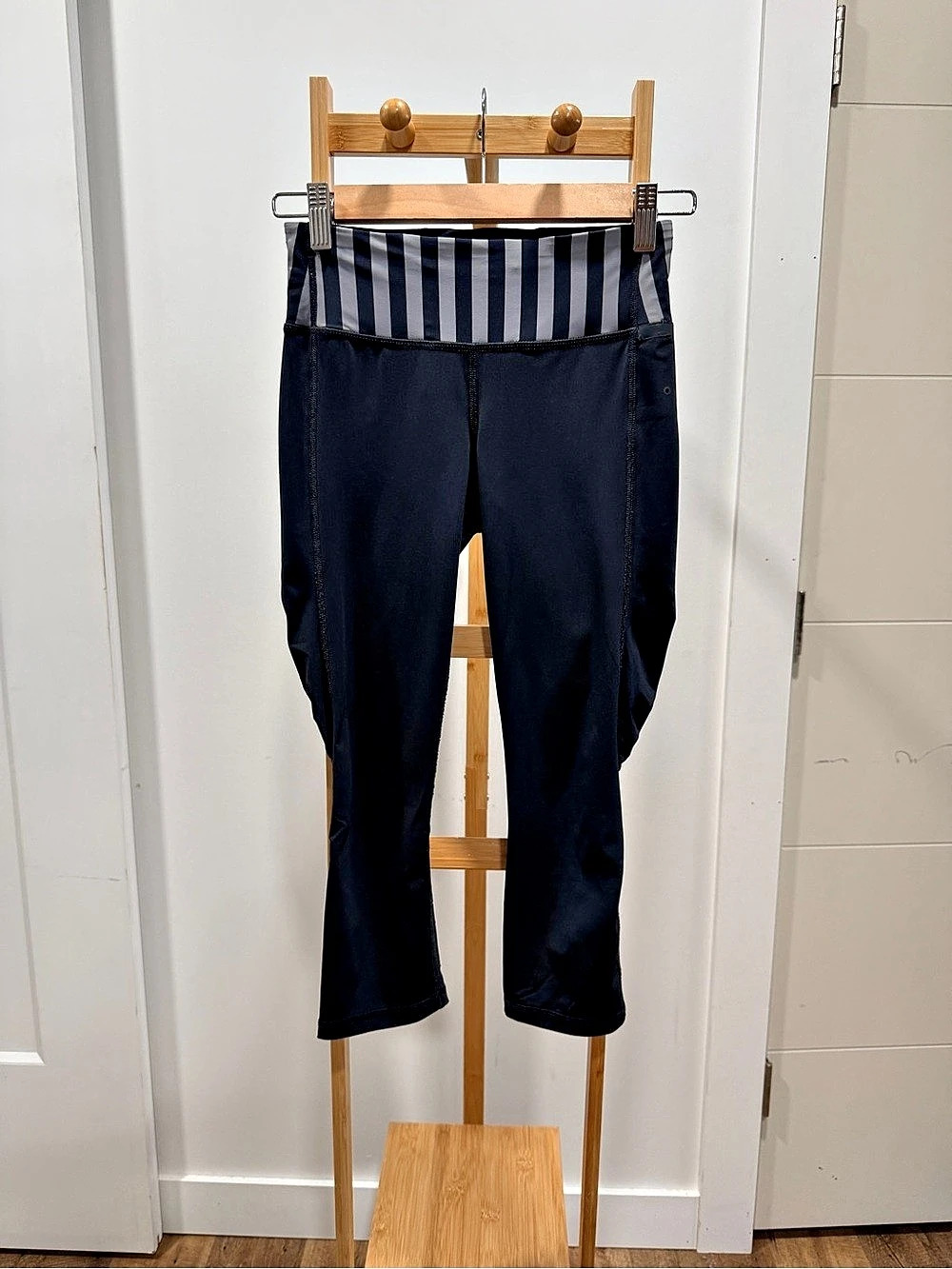 lululemon For Love Crop Black & White Striped Leggings Size 2